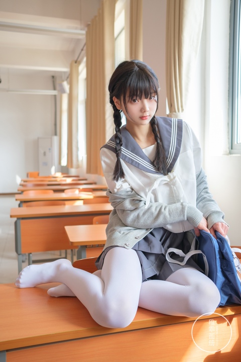 稚乖画册 晴空-03 赤西夜夜 80D白丝.jpg 稚乖画册 晴空-03 赤西夜夜 80D白丝.jpg